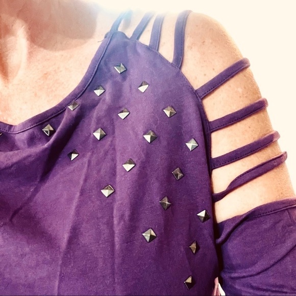 New Purple medium studded cutout top - Picture 8 of 10